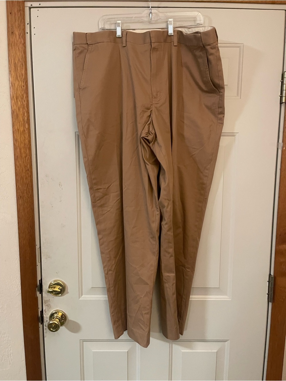 L.L. Bean Comfort Waist Belt cotton khaki flat front pants Men’s Size 42 262555